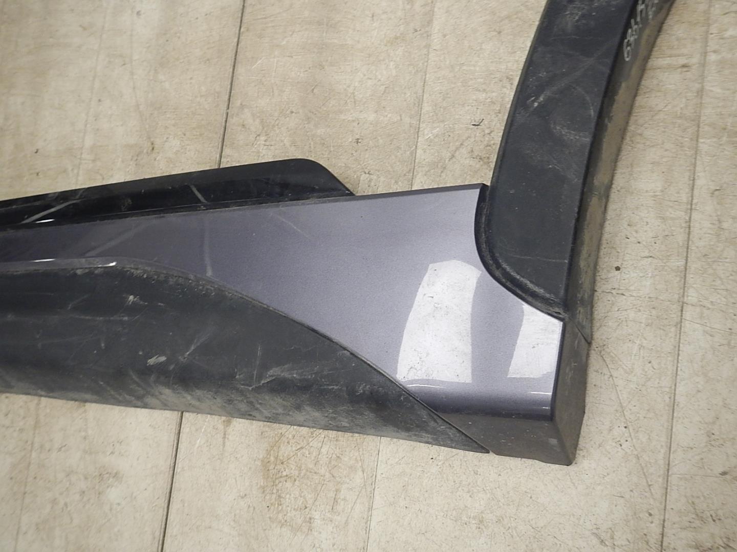 Молдинг задней левой двери