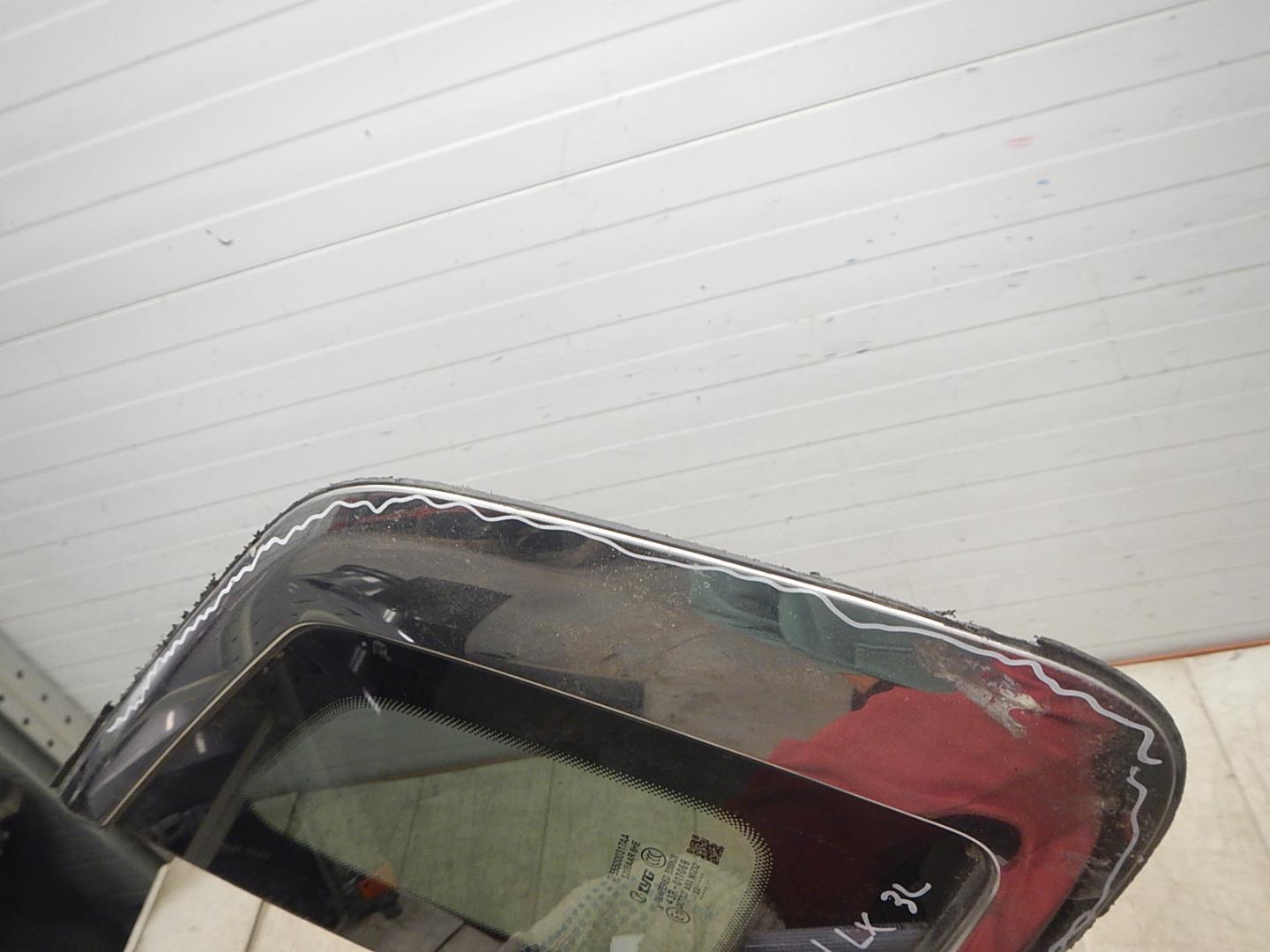 Стекло кузовное глухое левое