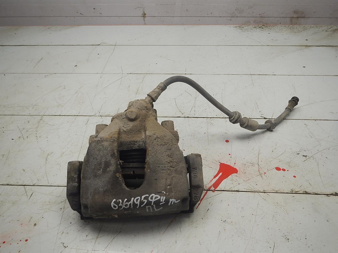 Суппорт передний левый