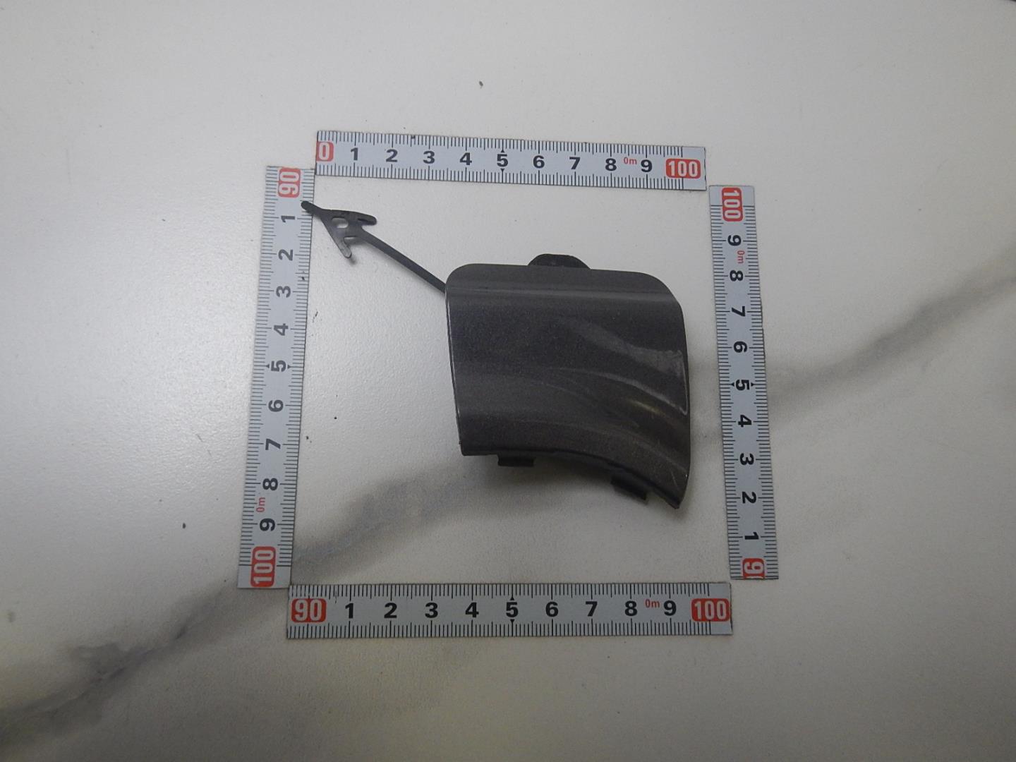 Заглушка буксировочного крюка