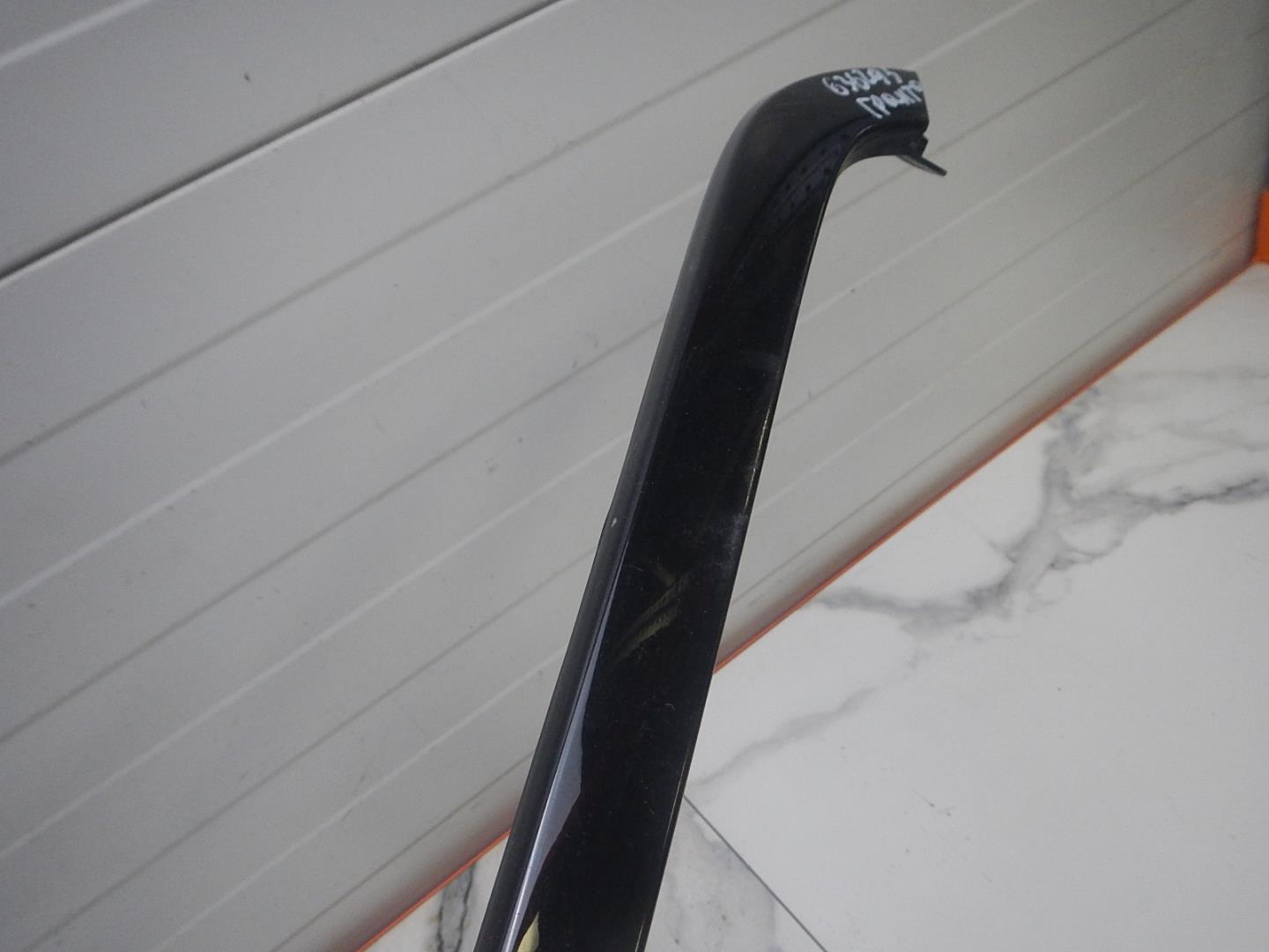 Молдинг переднего бампера левый