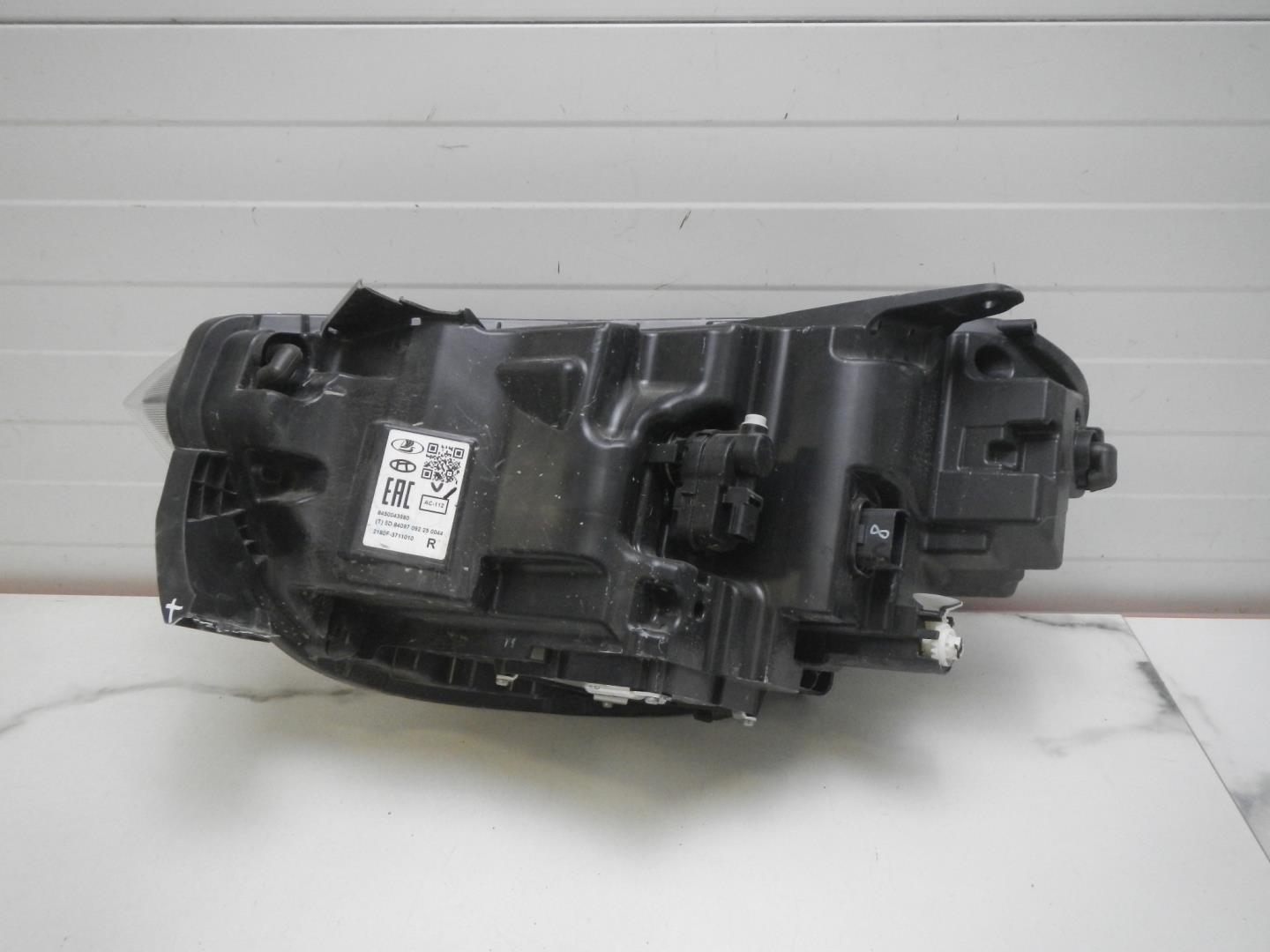 Фара правая