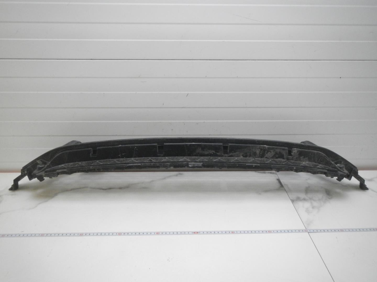 Решетка в бампер центральная