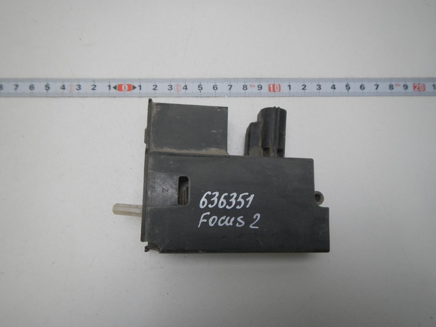 Активатор замка крышки бензобака