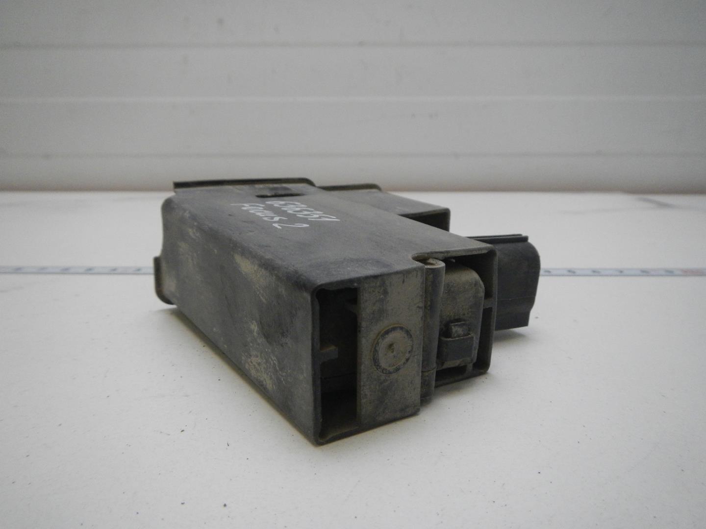 Активатор замка крышки бензобака