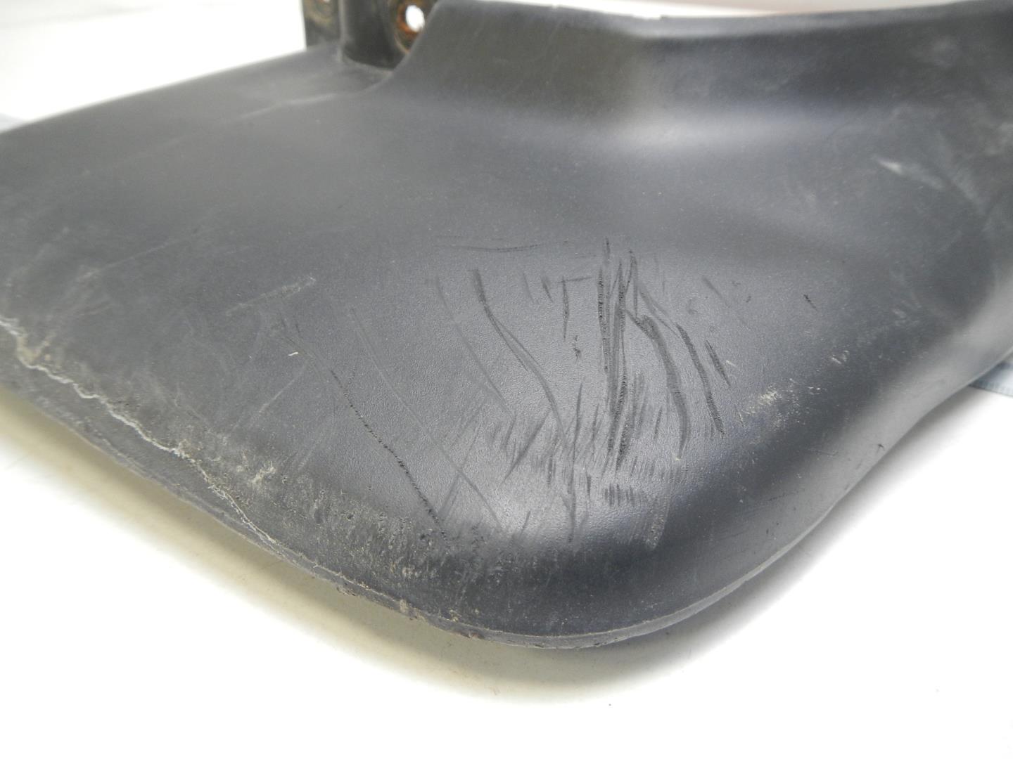 Брызговик задний правый