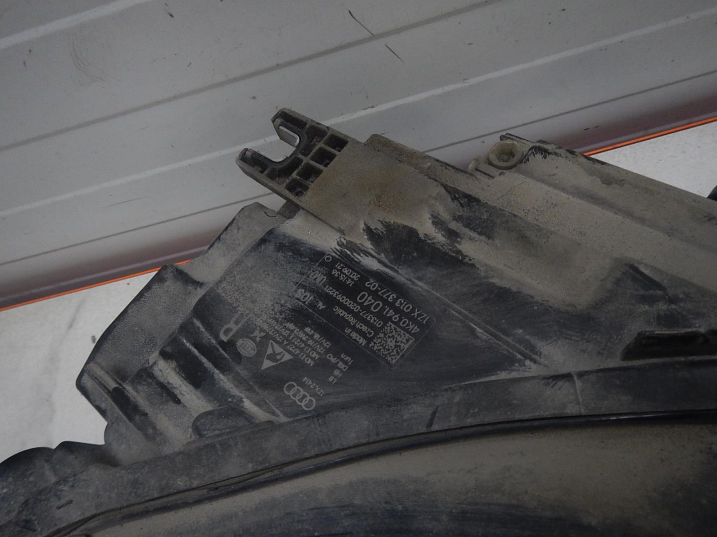 Фара правая