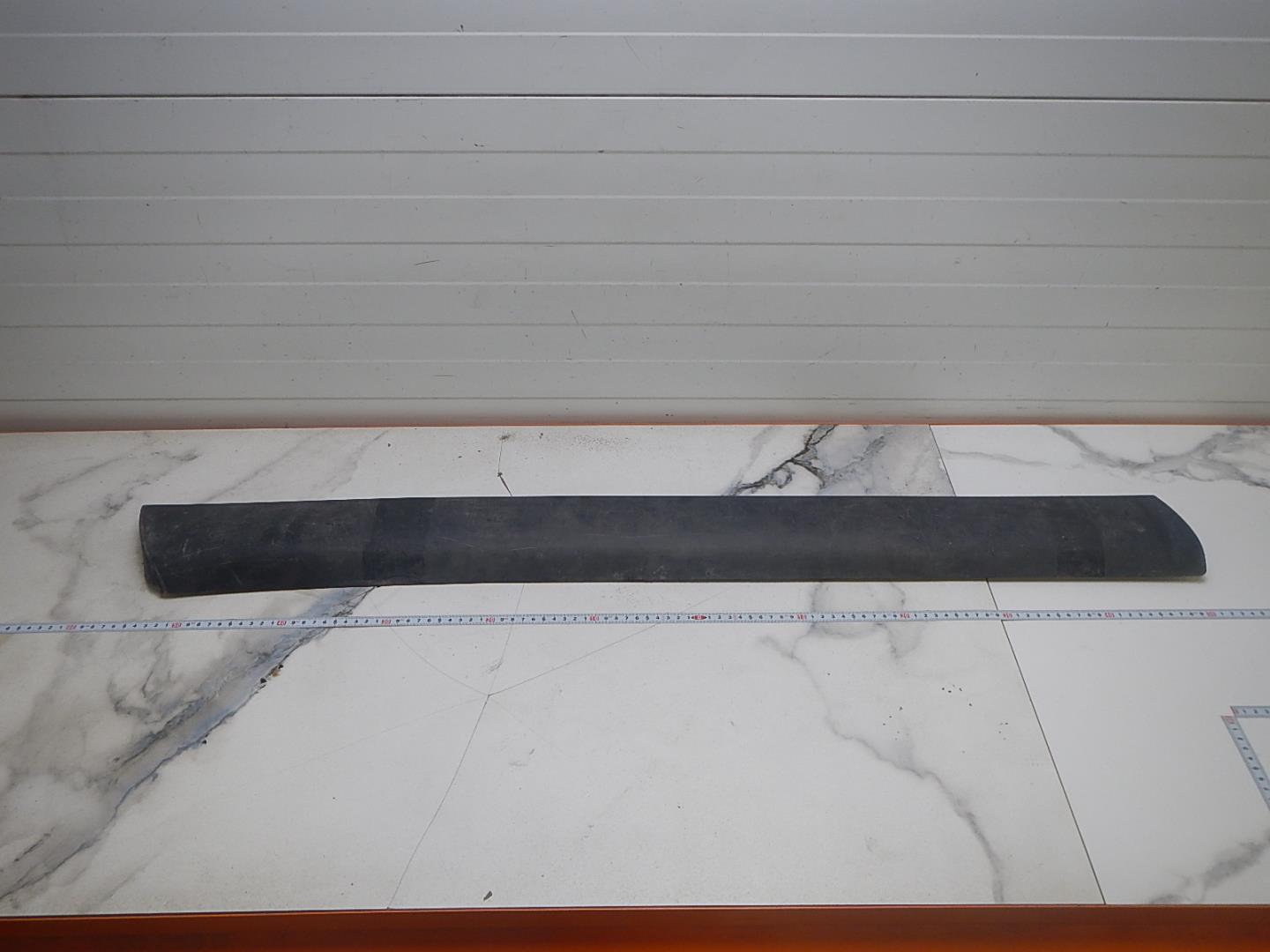 Молдинг передней левой двери