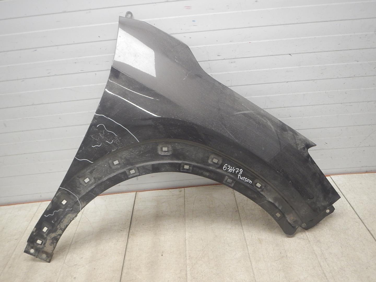 Крыло переднее правое