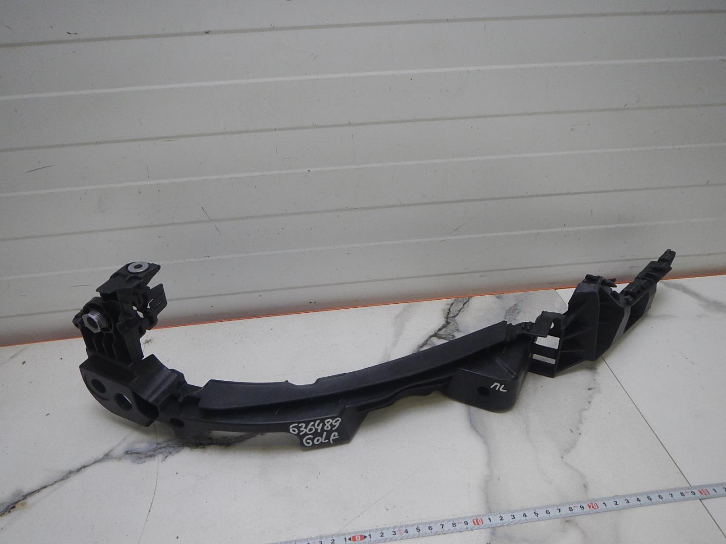 Кронштейн фар левый