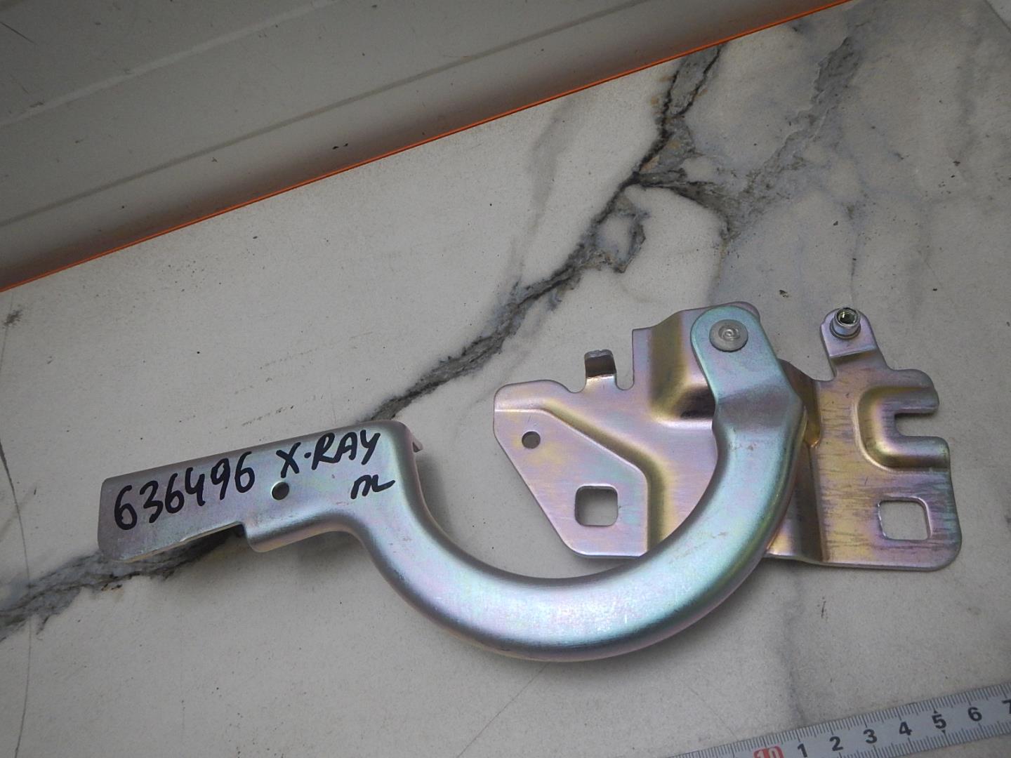 Петля капота левая