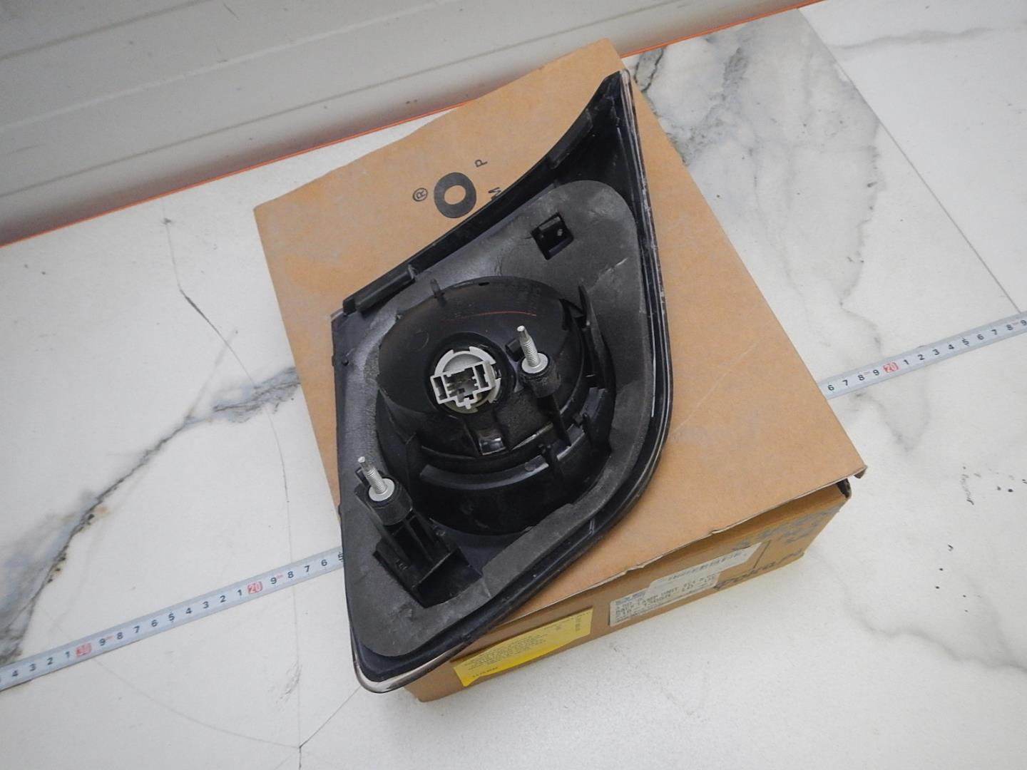 Фонарь задний внутренний правый