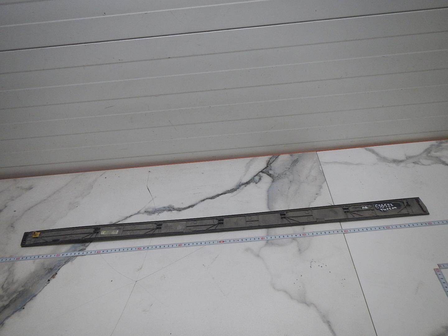 Молдинг передней правой двери