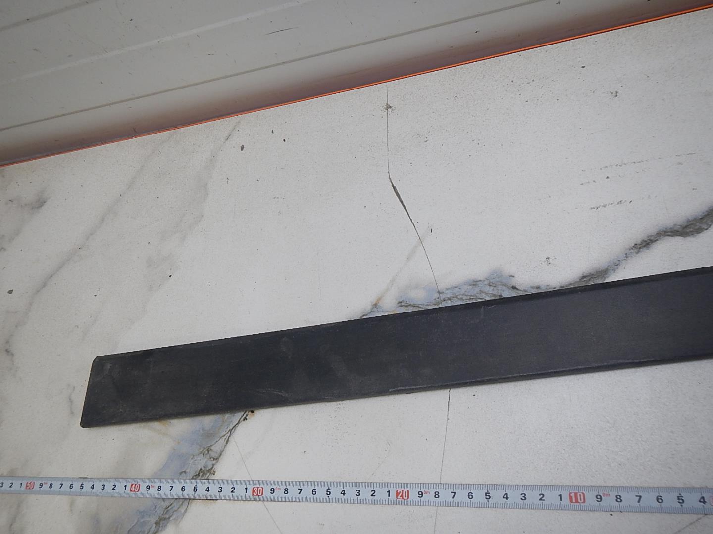 Молдинг передней правой двери