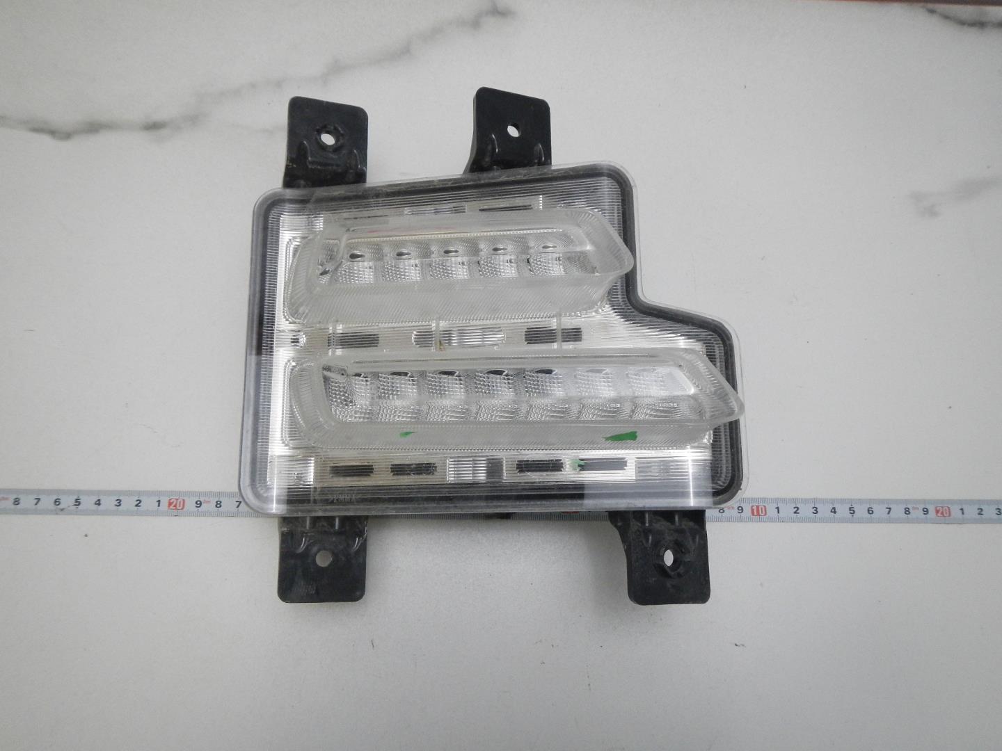 Фара дневного света правая (ходовые огни)