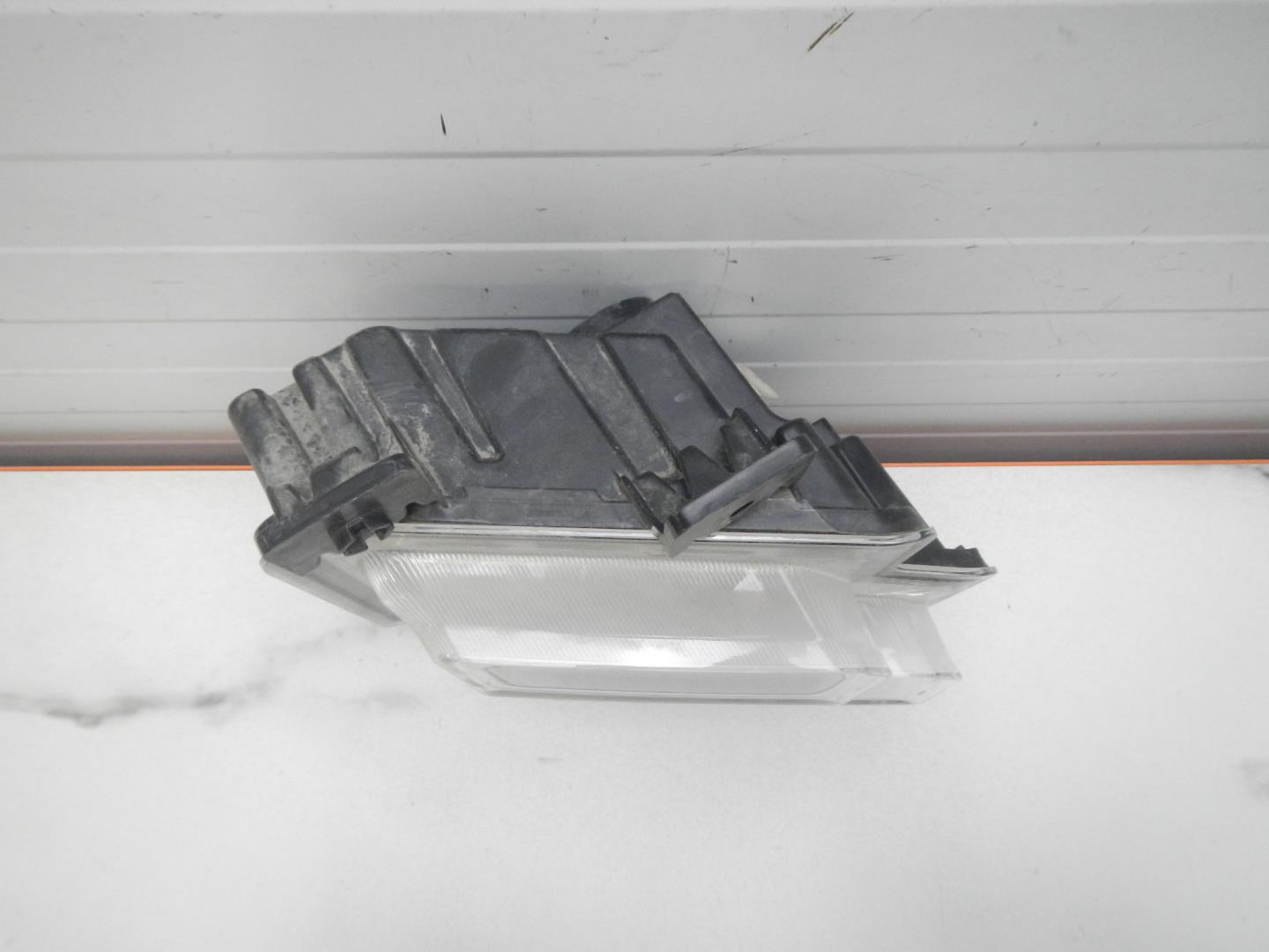 Фара дневного света правая (ходовые огни)