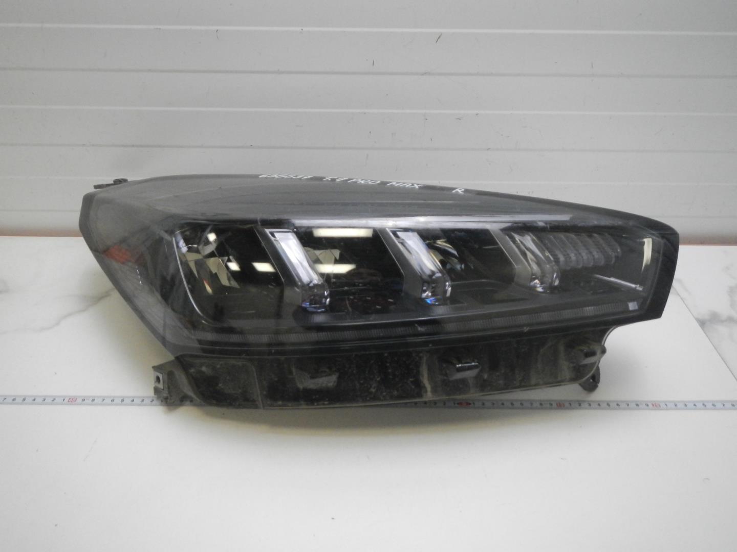 Фара правая