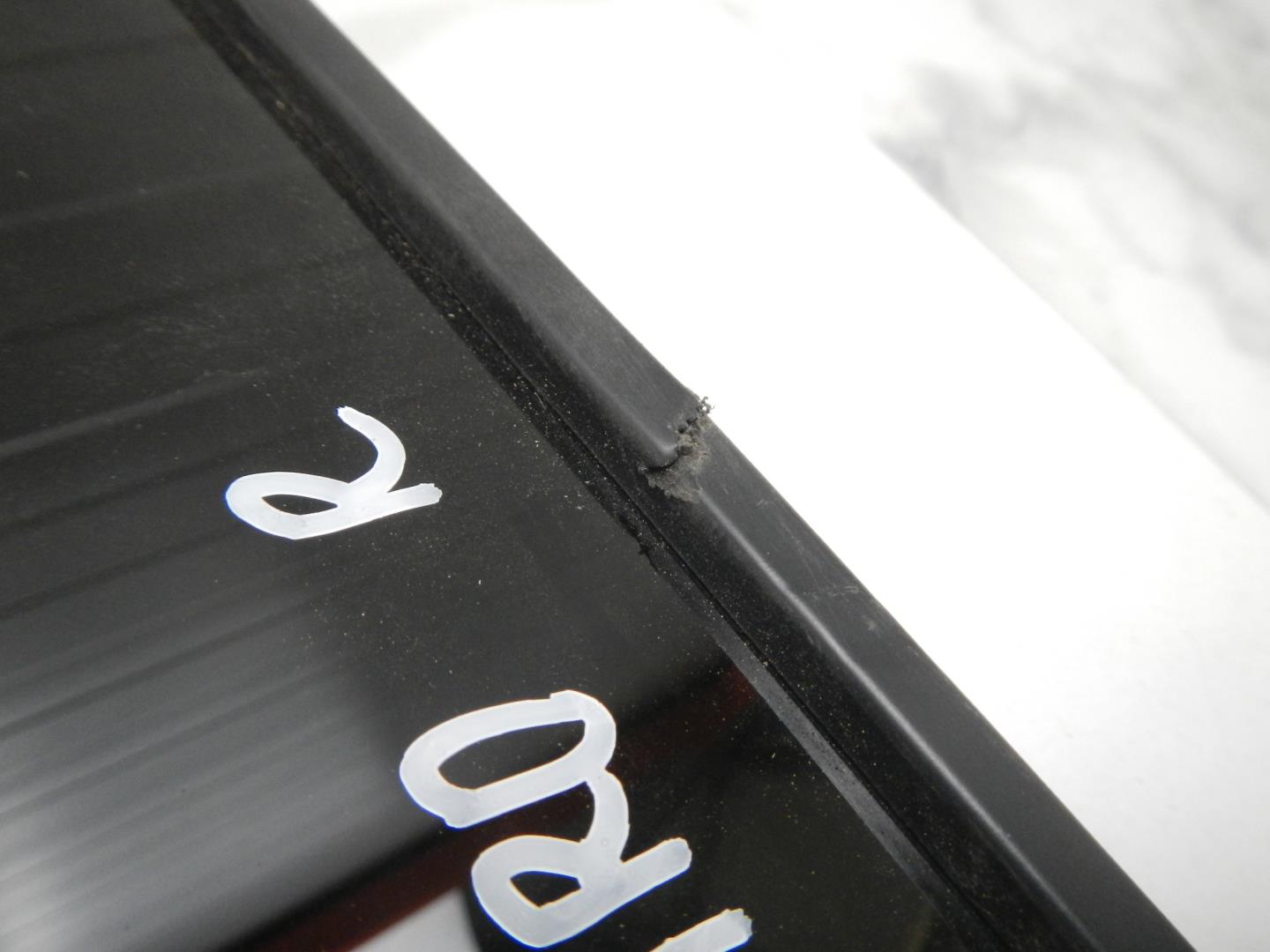 Стекло кузовное глухое правое