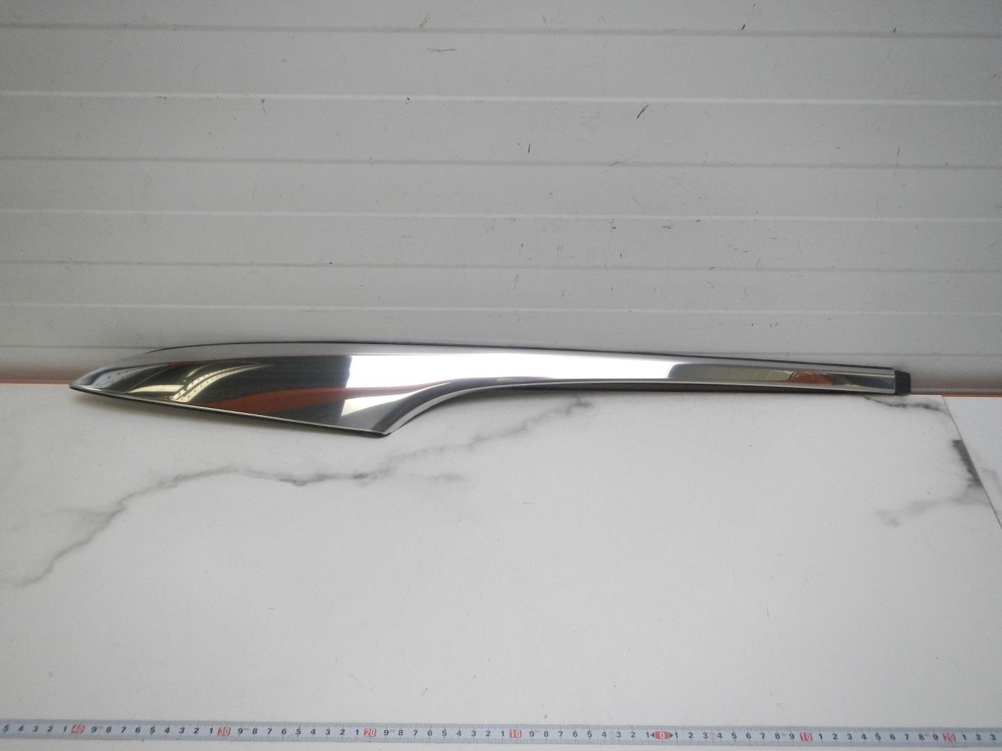 Молдинг заднего крыла правого