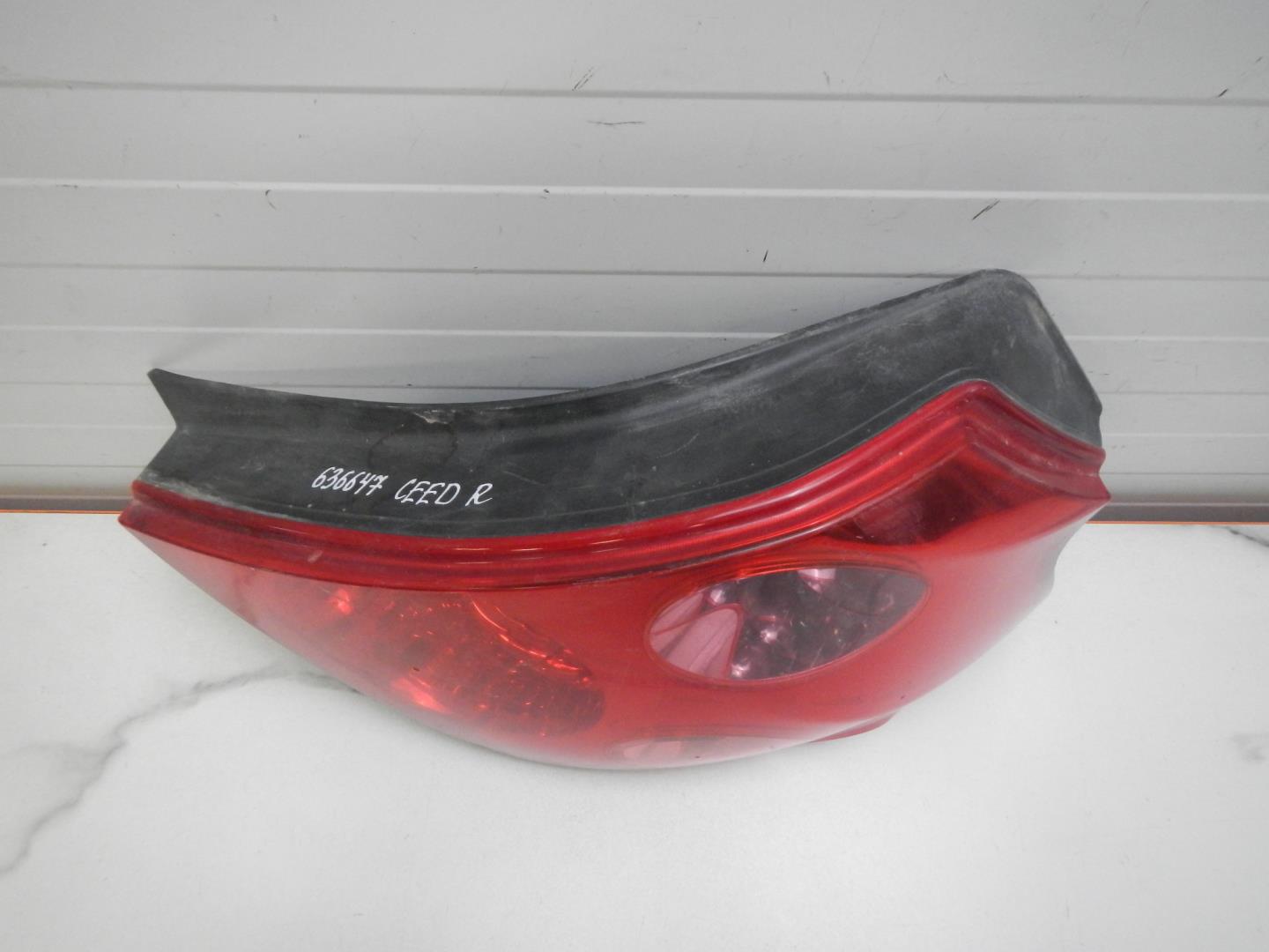 Фонарь задний правый