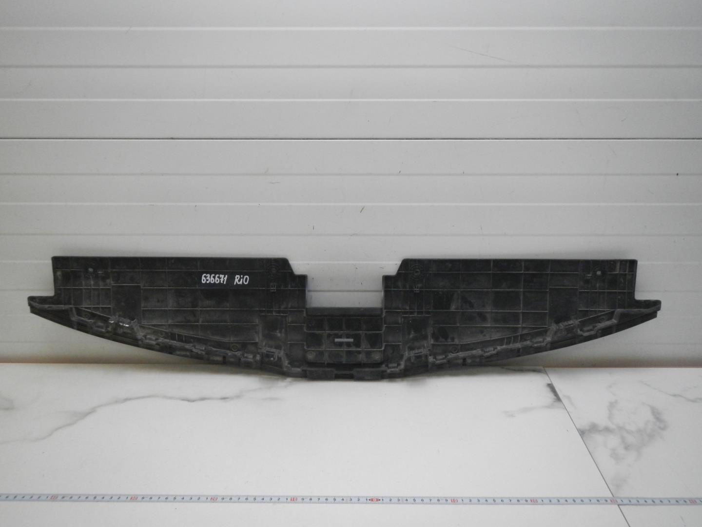 Кожух замка капота