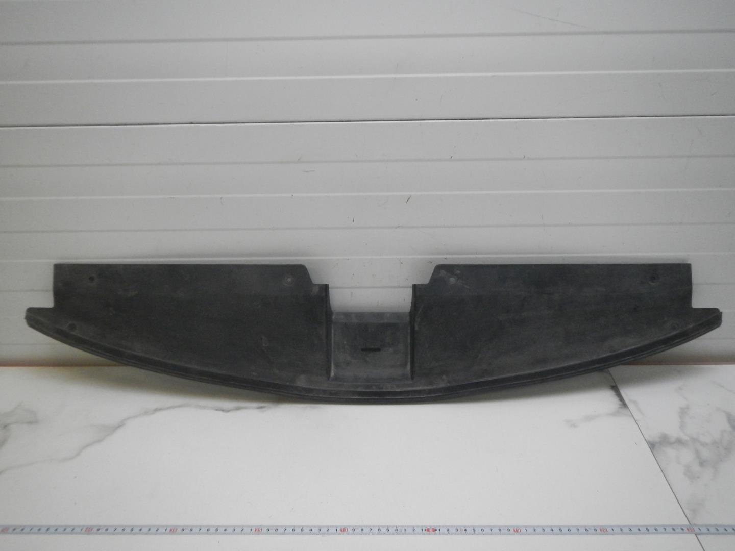 Кожух замка капота