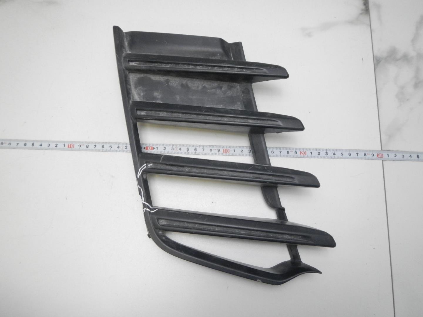 Решетка в бампер правая