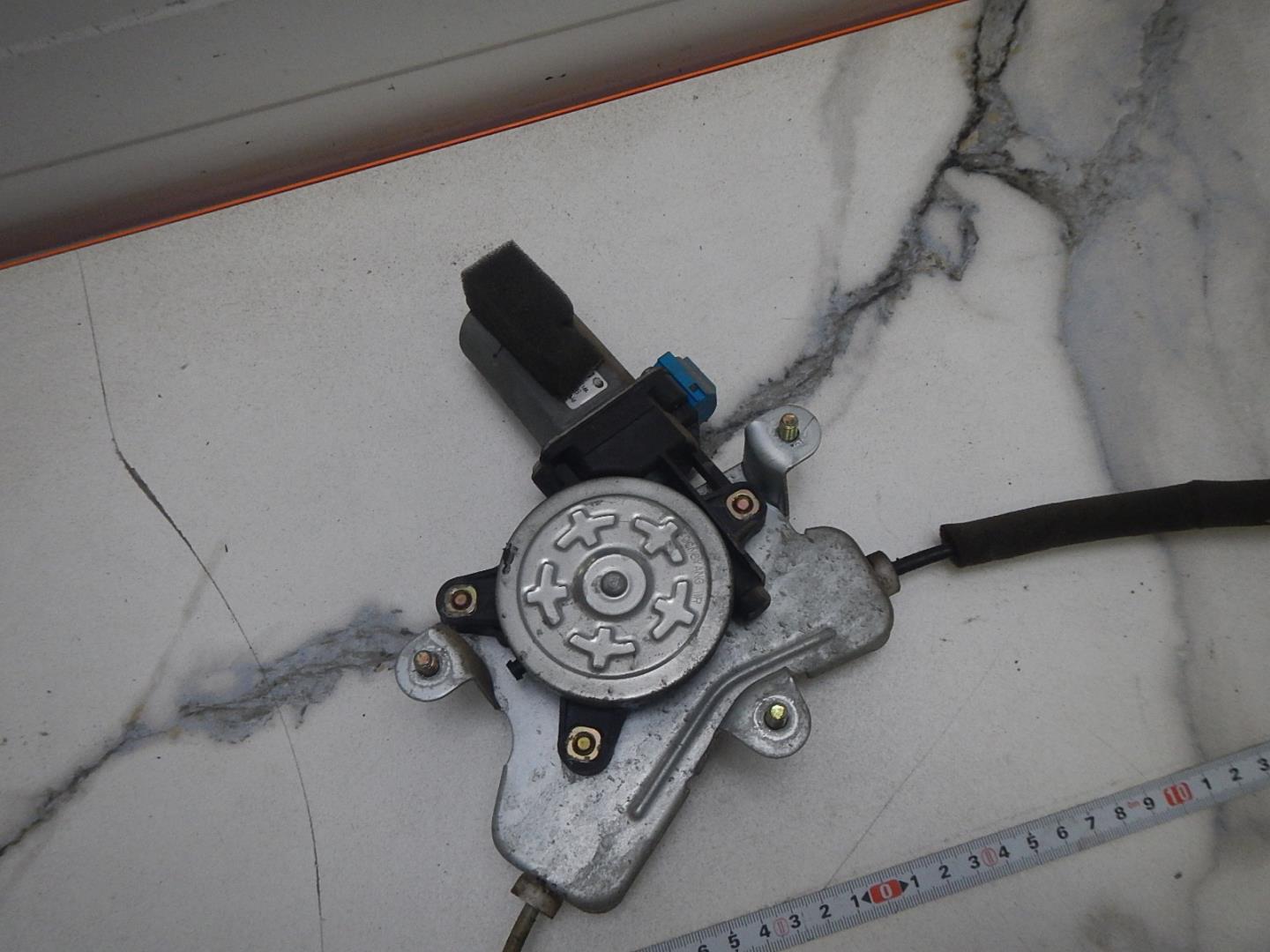 Стеклоподъемник электр. передний правый