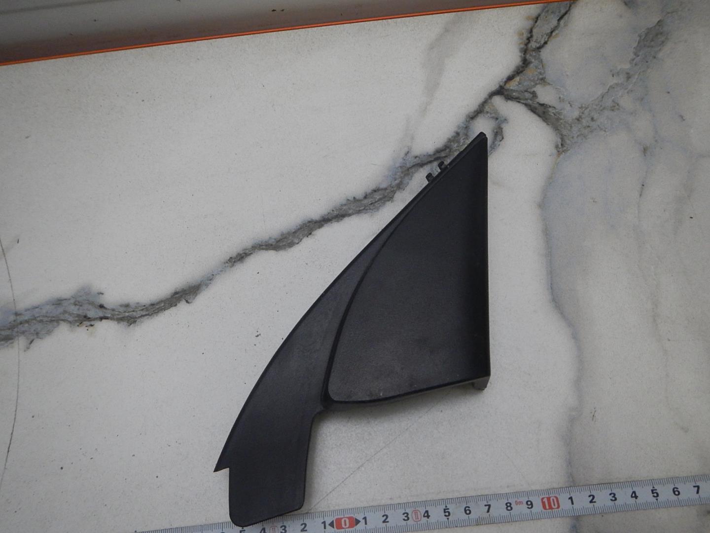 Крышка зеркала внутренняя правая