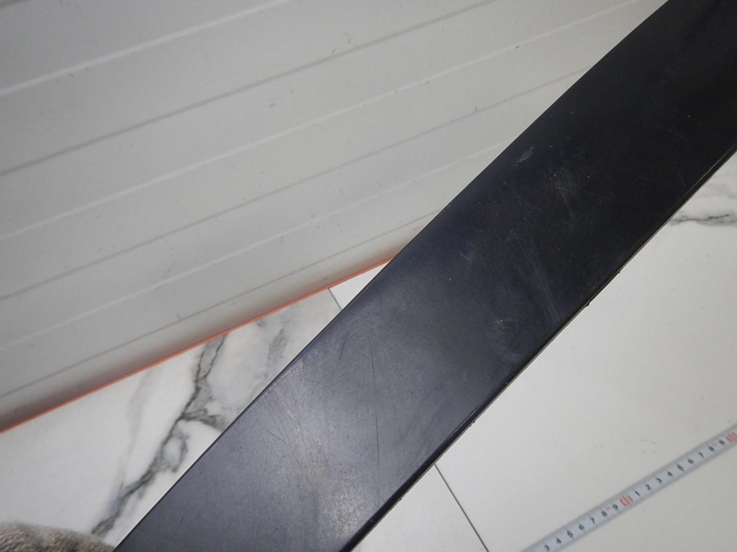 Накладка двери передней левой