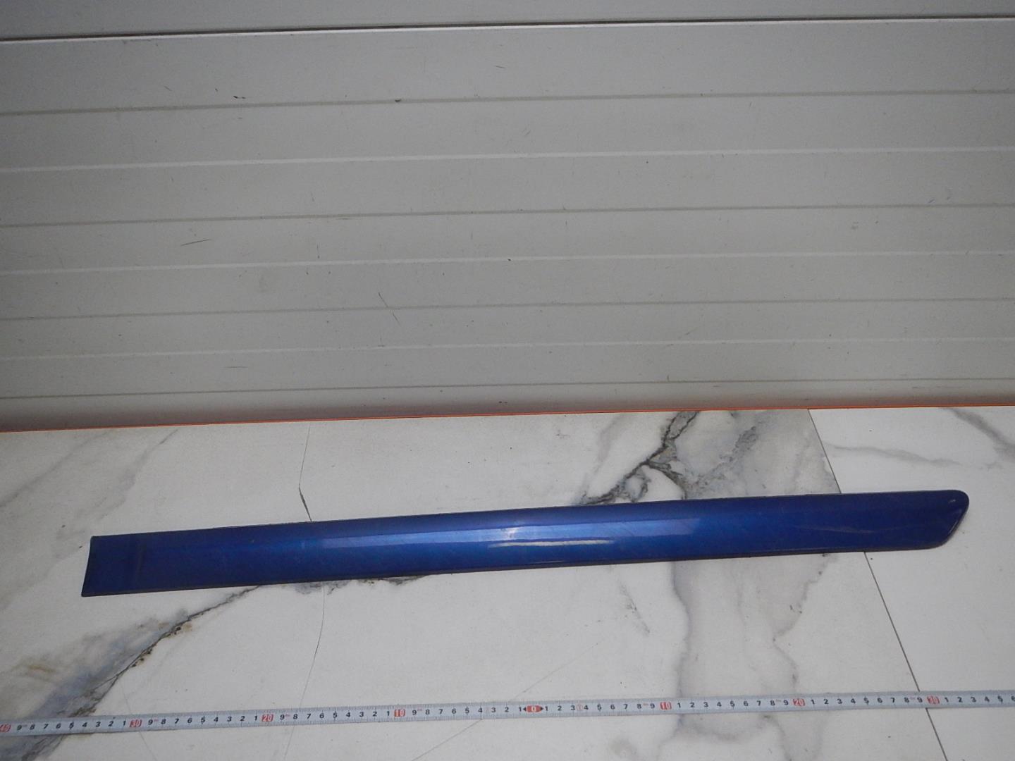 Молдинг задней левой двери