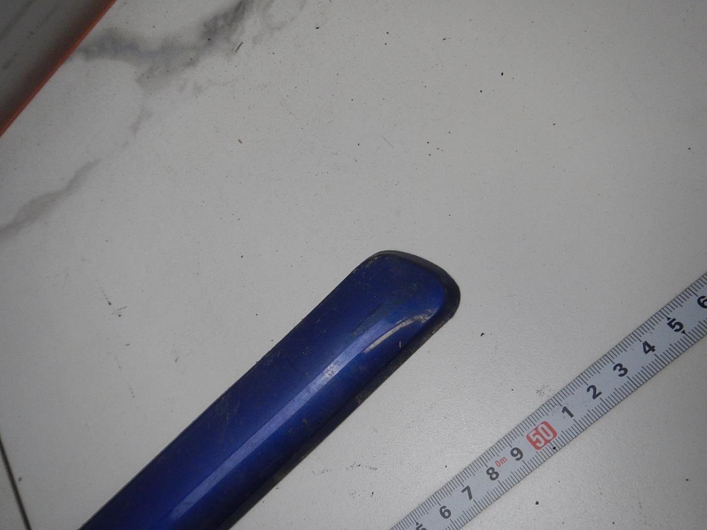 Молдинг передней левой двери