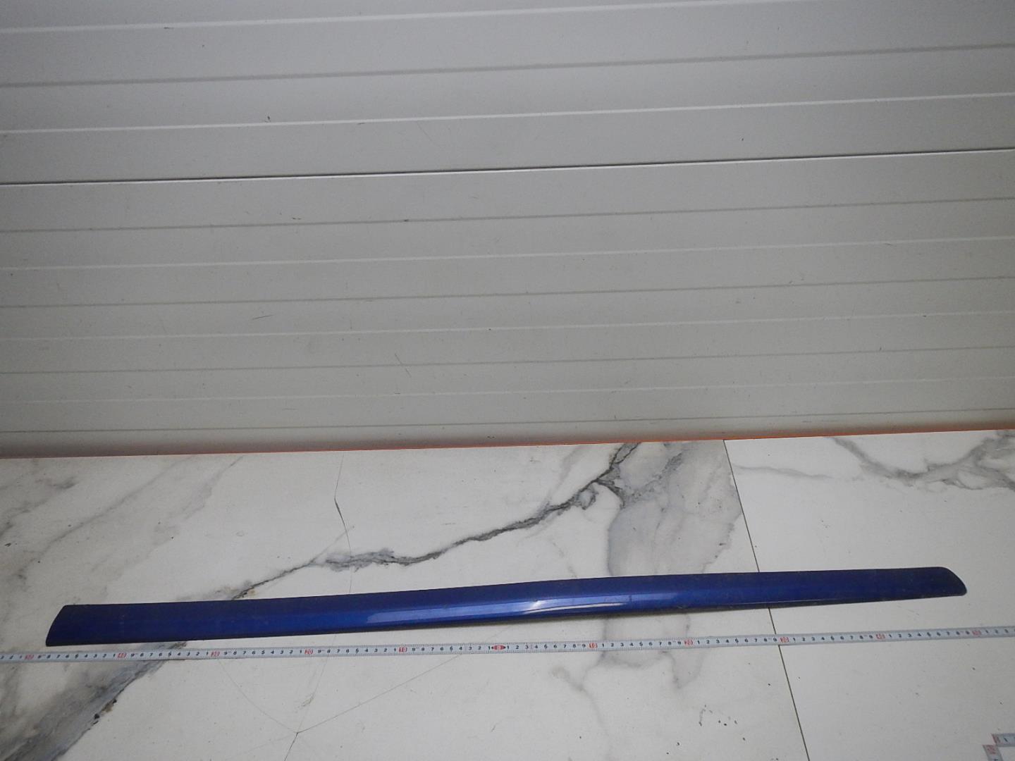 Молдинг передней левой двери