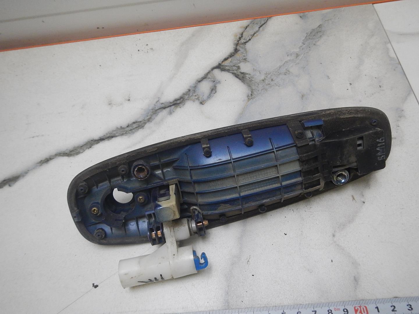 Ручка двери передней наружная правая