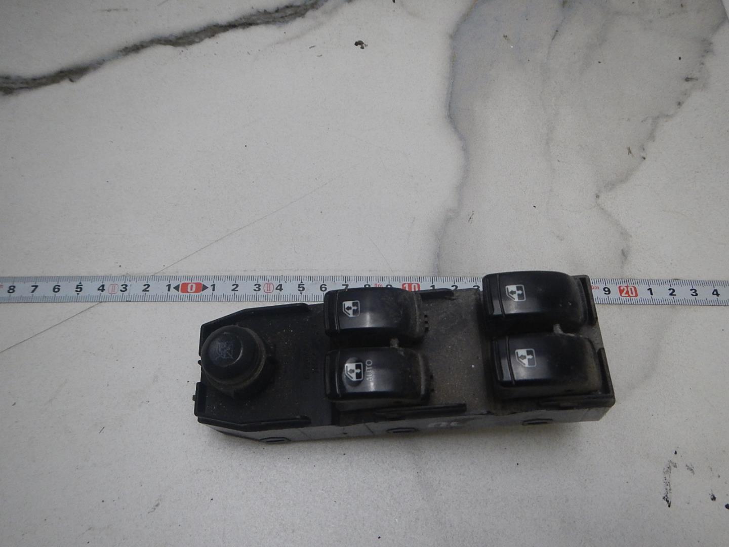 Блок управления стеклоподъемниками