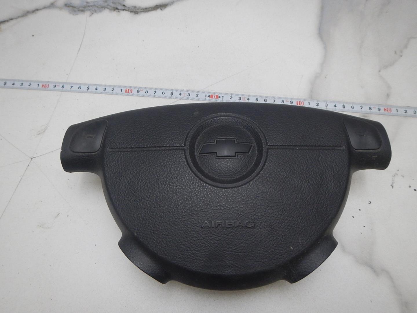 Подушка безопасности в рулевое колесо