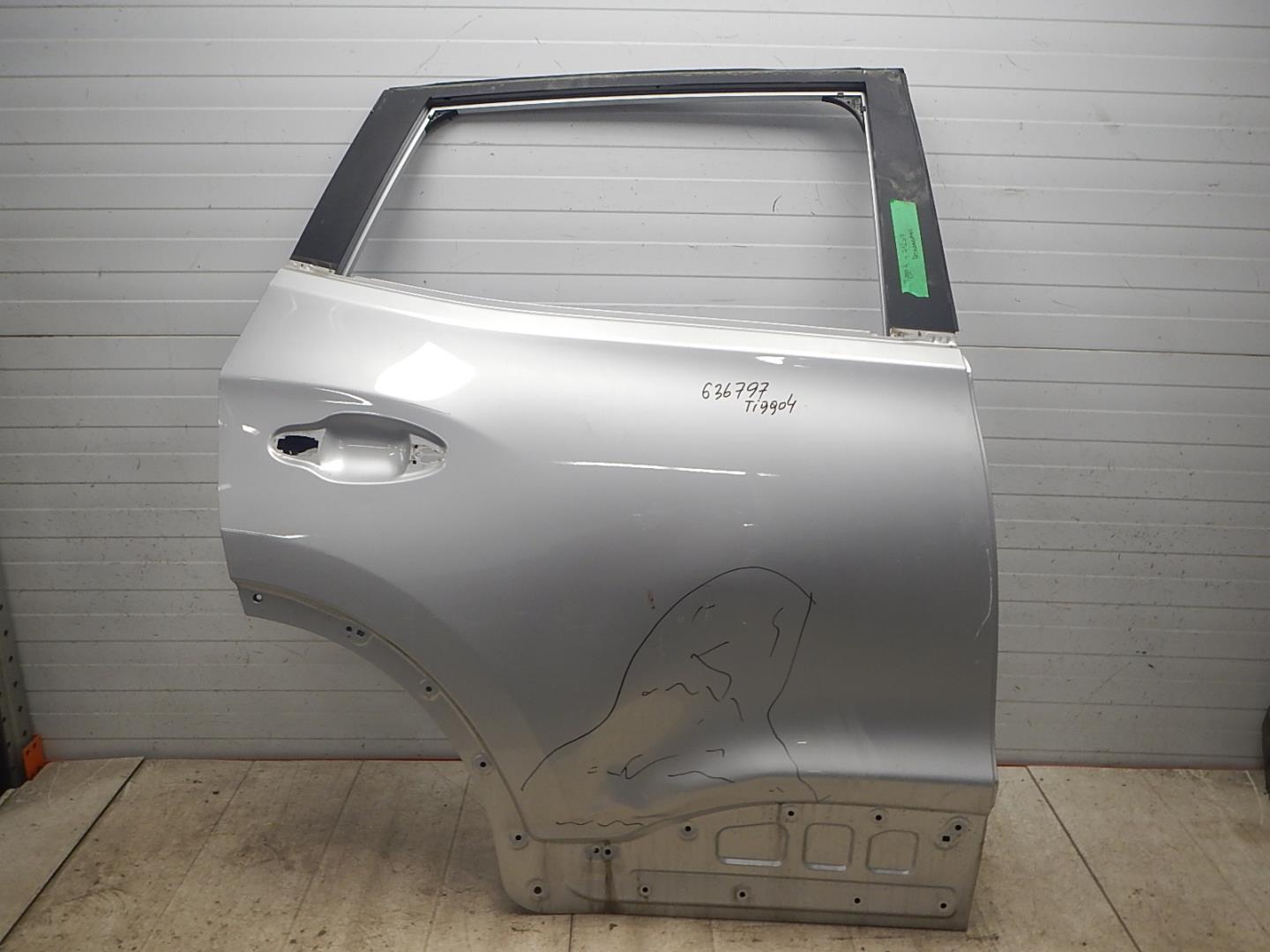 Дверь задняя правая