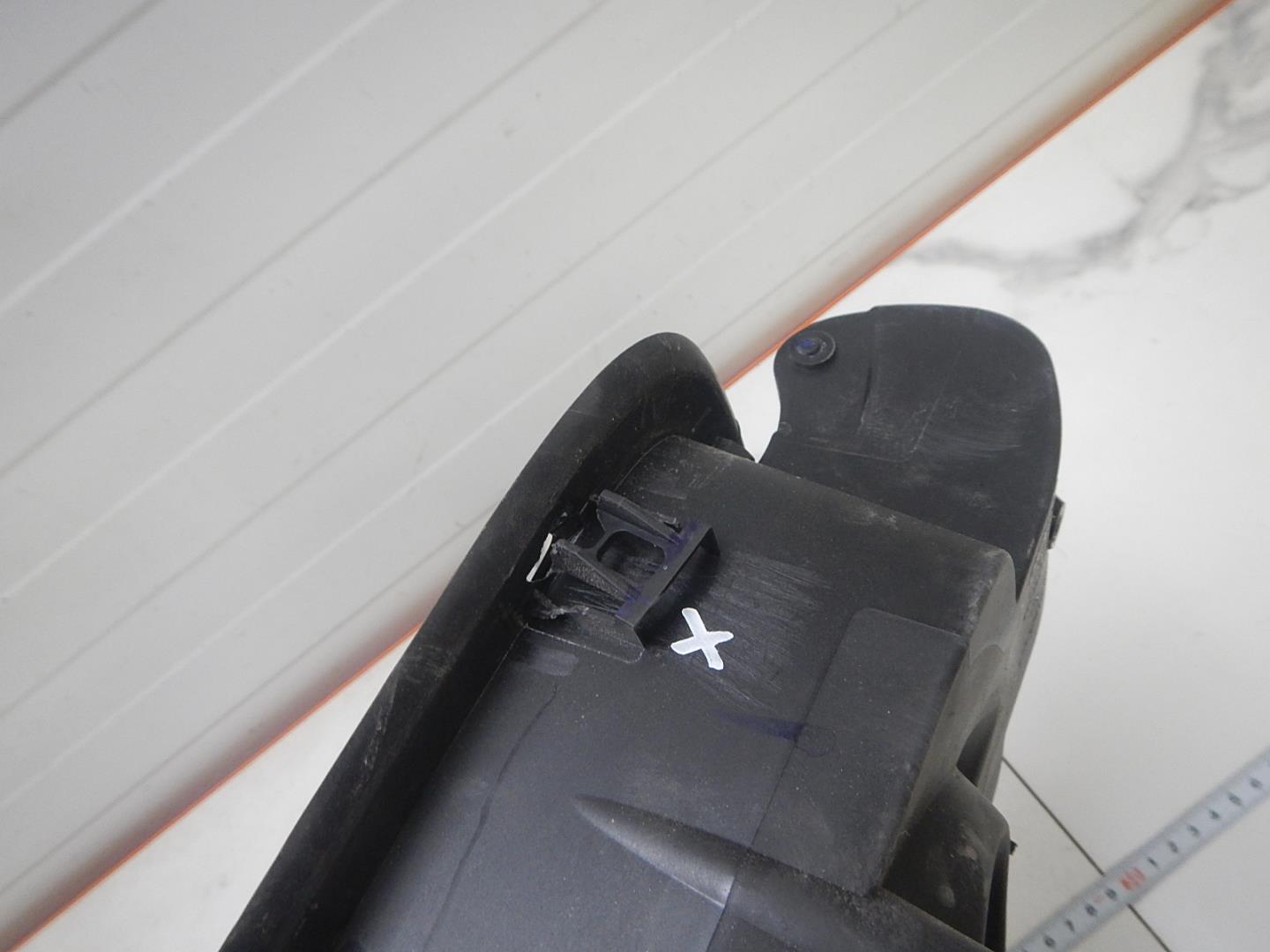 Ниша лючка бензобака