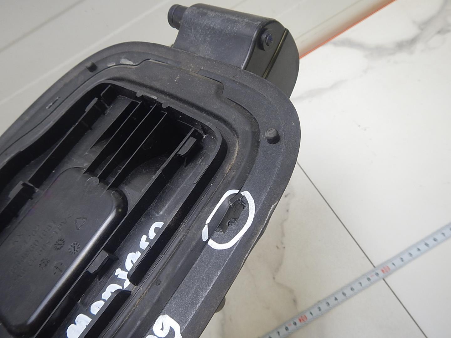 Ниша лючка бензобака