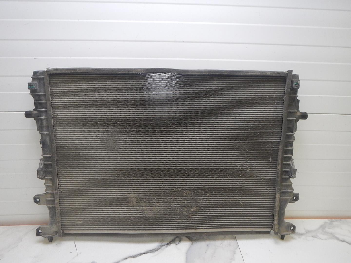 Радиатор охлаждения двигателя основной