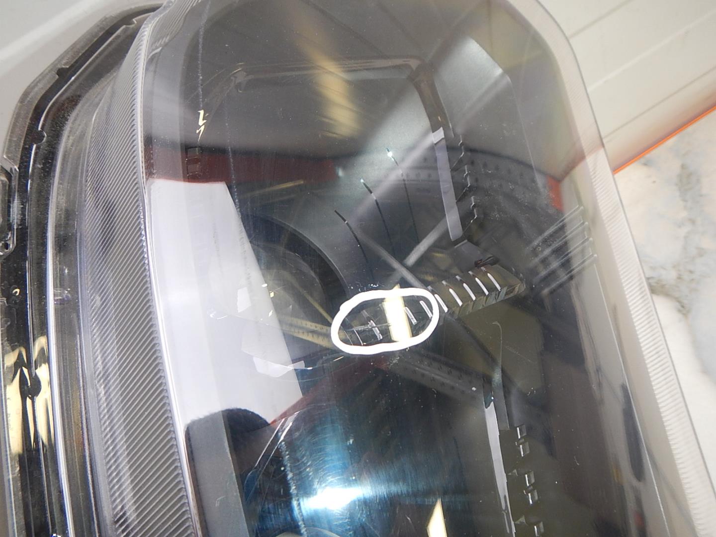 Фара правая