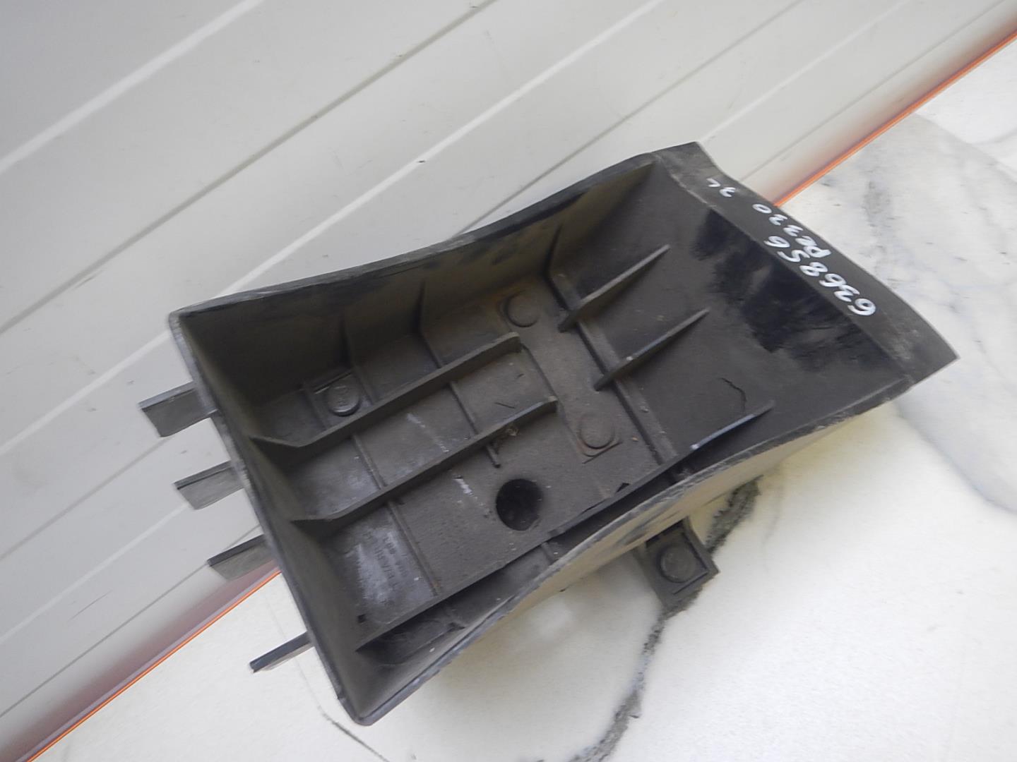 Кронштейн усилителя заднего бампера