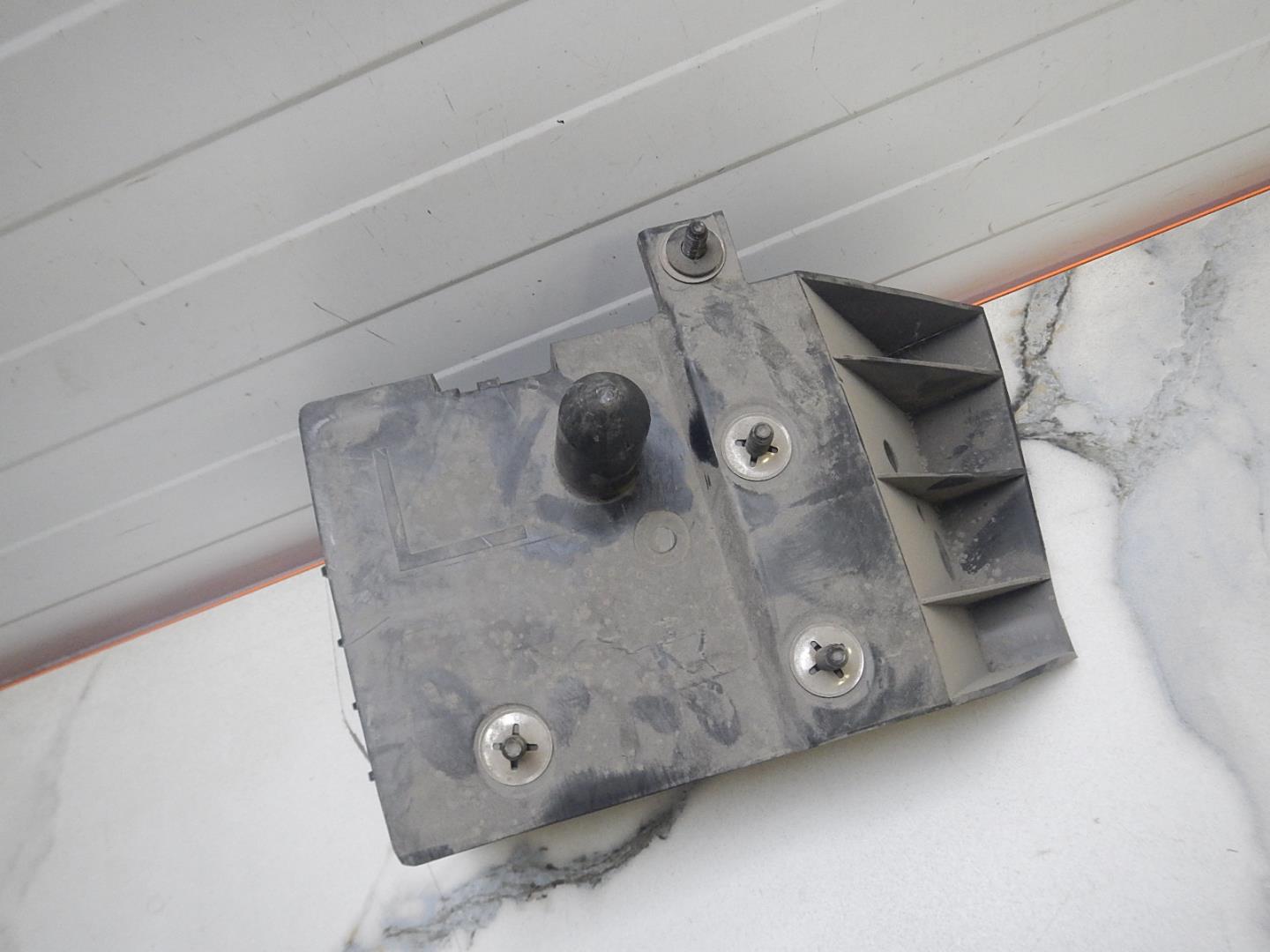 Кронштейн усилителя заднего бампера