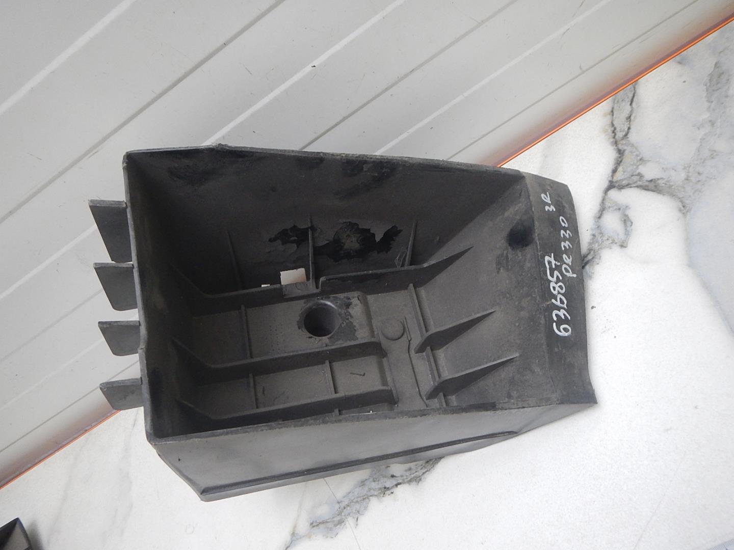 Кронштейн усилителя заднего бампера