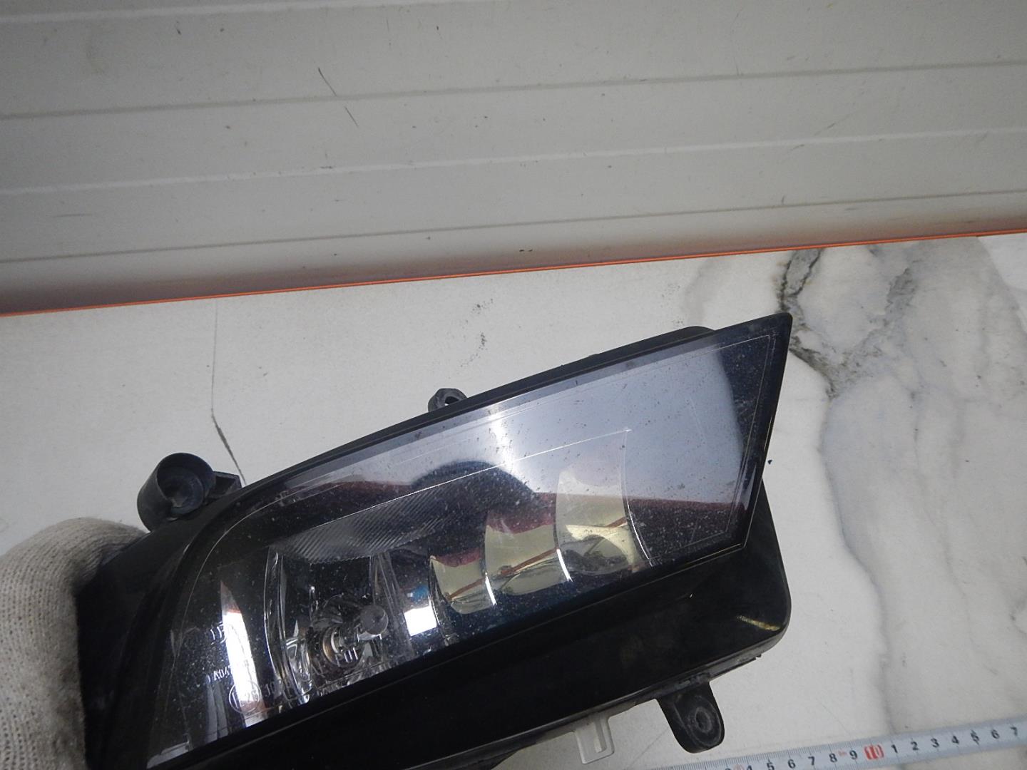 Фара противотуманная правая