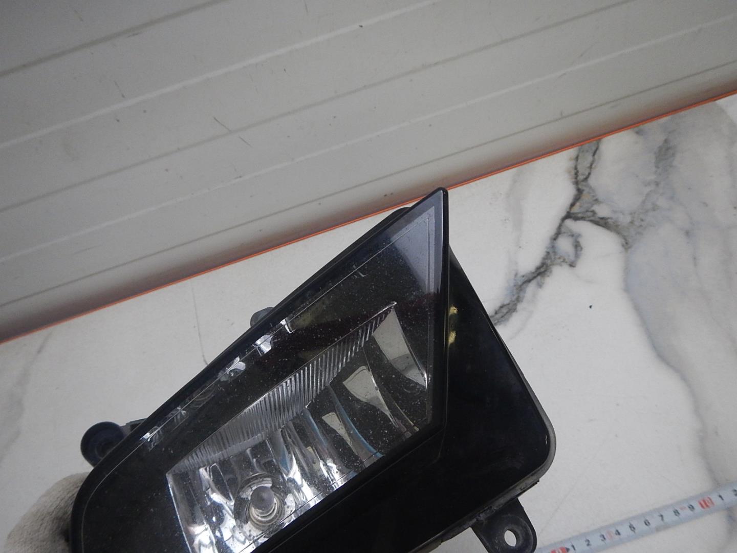 Фара противотуманная правая