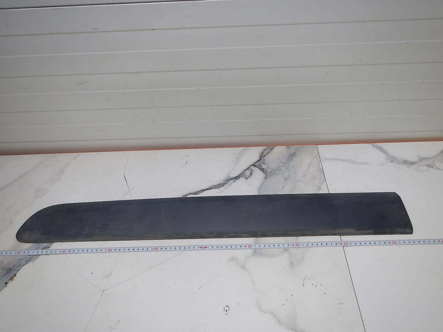 Молдинг передней левой двери