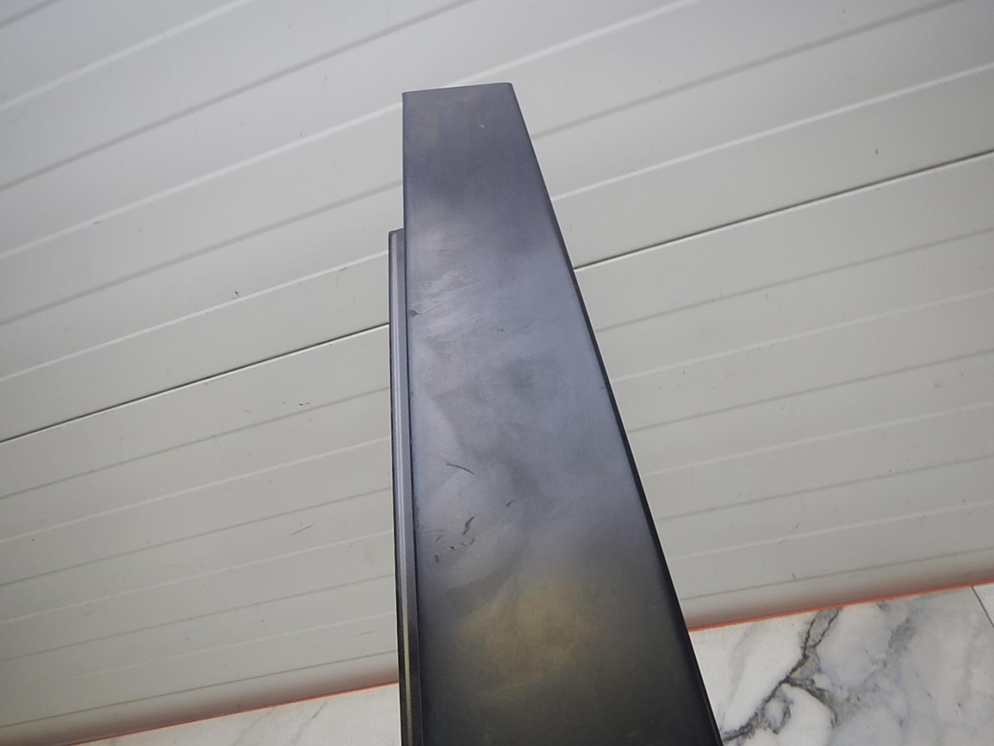 Накладка двери задней правой