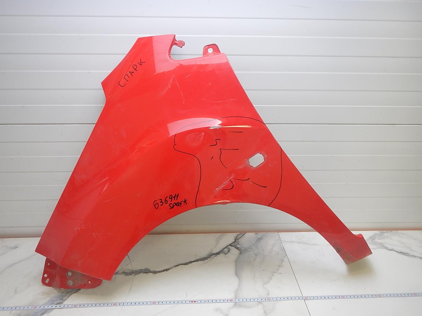 Крыло переднее левое