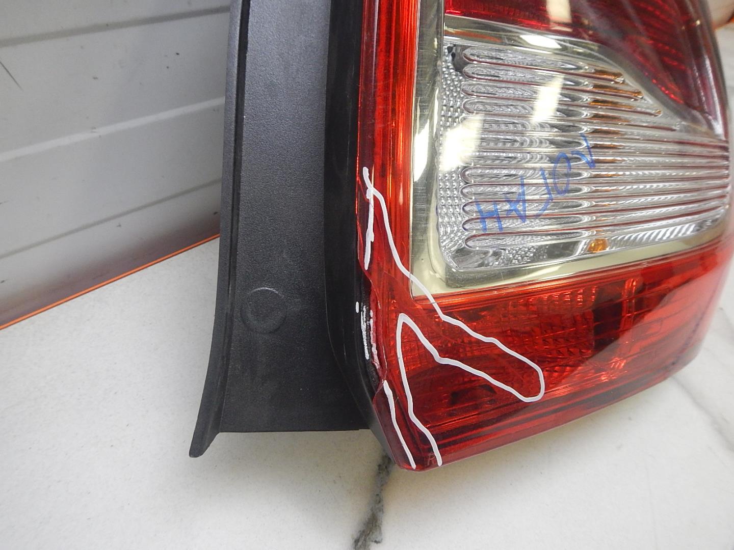 Фонарь задний правый